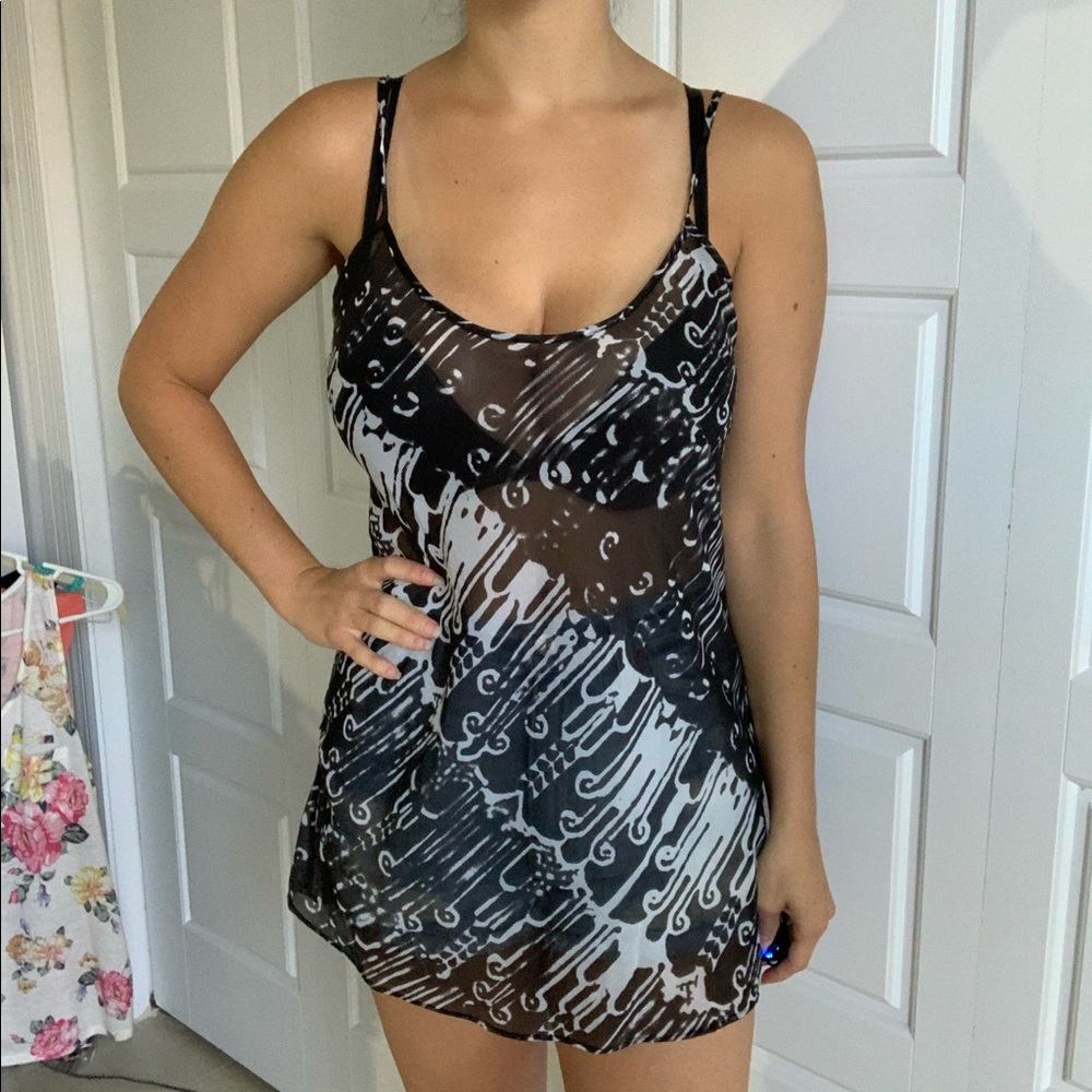 Sheer patterned spaghetti strap top - Picture 6 of 7